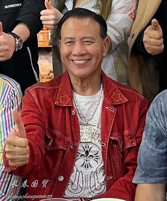 65岁万梓良近照曝光身形暴瘦手背青筋突起与昔日判若两人