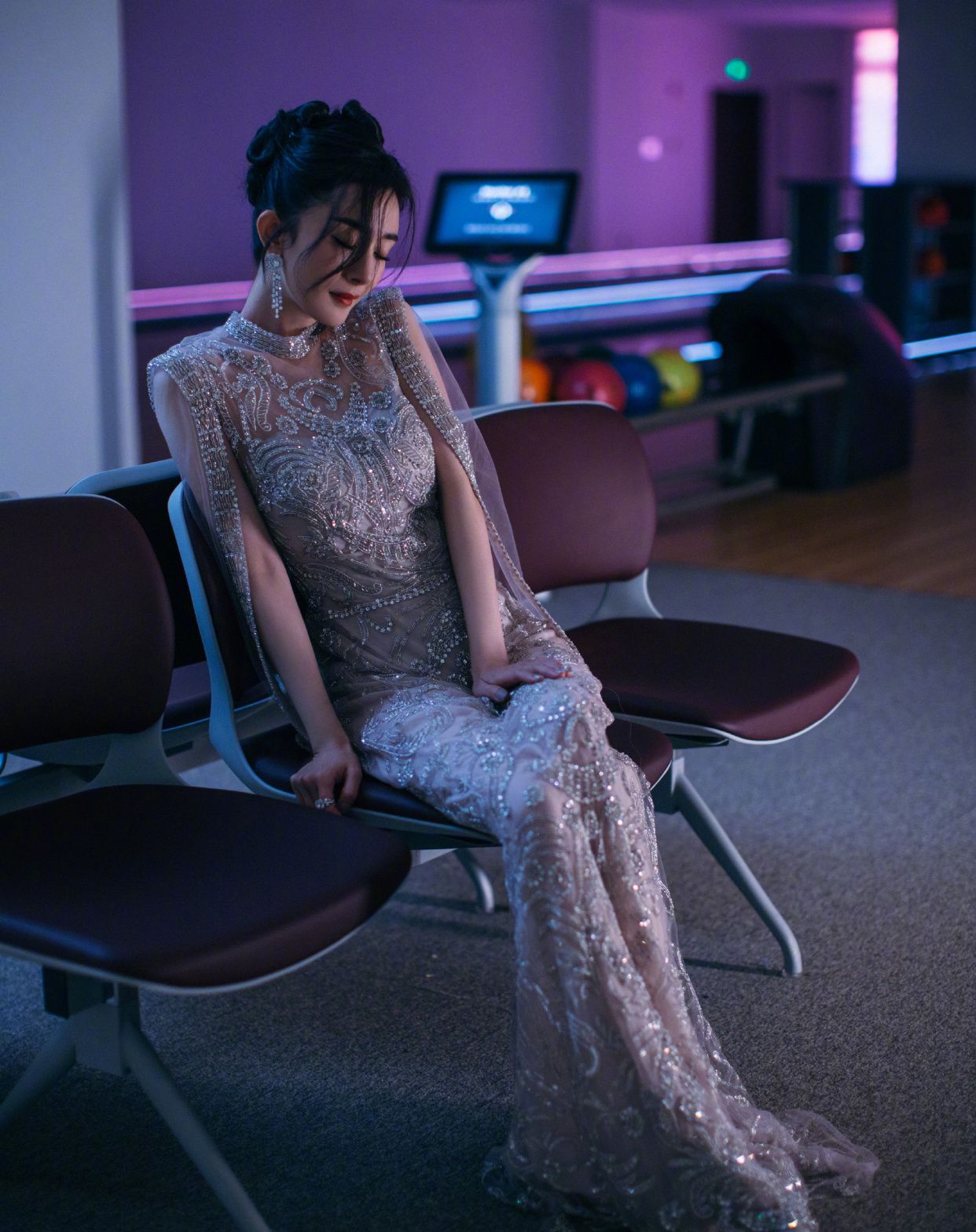 盘点杨幂2020年最美的七套造型,最后一套裸色闪钻长裙闪耀迷人!