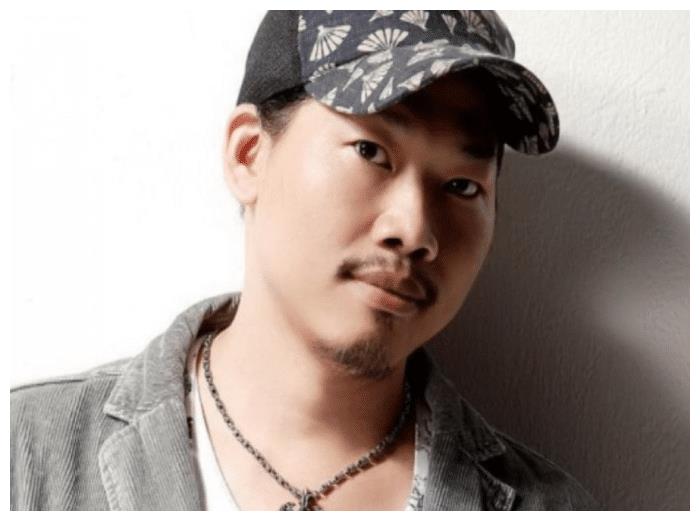 当然,周杰伦能够这么成功,离不开很多贵人的帮助,除了发掘他的李宗宪