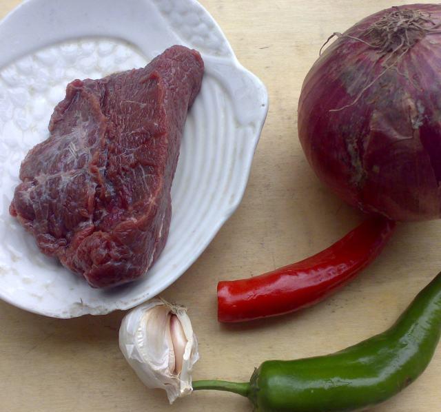 咖喱洋葱炒牛肉,又香又嫩,好吃又下饭,配米饭吃太赞了