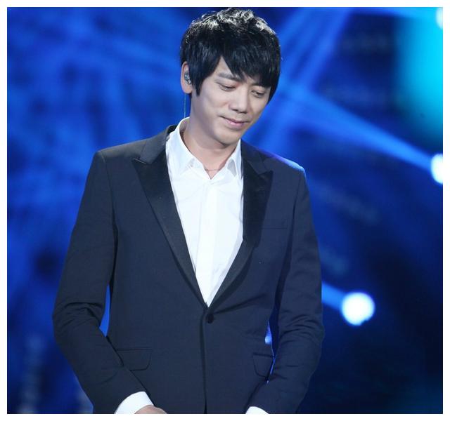 和20岁女儿同框似情侣|苏见信|张钰凰|小丸子_新浪新闻