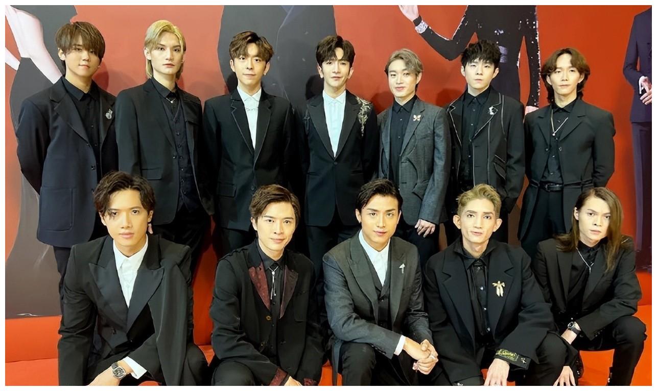 7月最土的三大红毯!鸡毛装、披床单、野猪造型,土得我笑出猪叫休闲区蓝鸢梦想 - Www.slyday.coM 7月最土的三大红毯!鸡毛装、披床单、野猪造型,土得我笑出猪叫休闲区蓝鸢梦想 - Www.slyday.coM