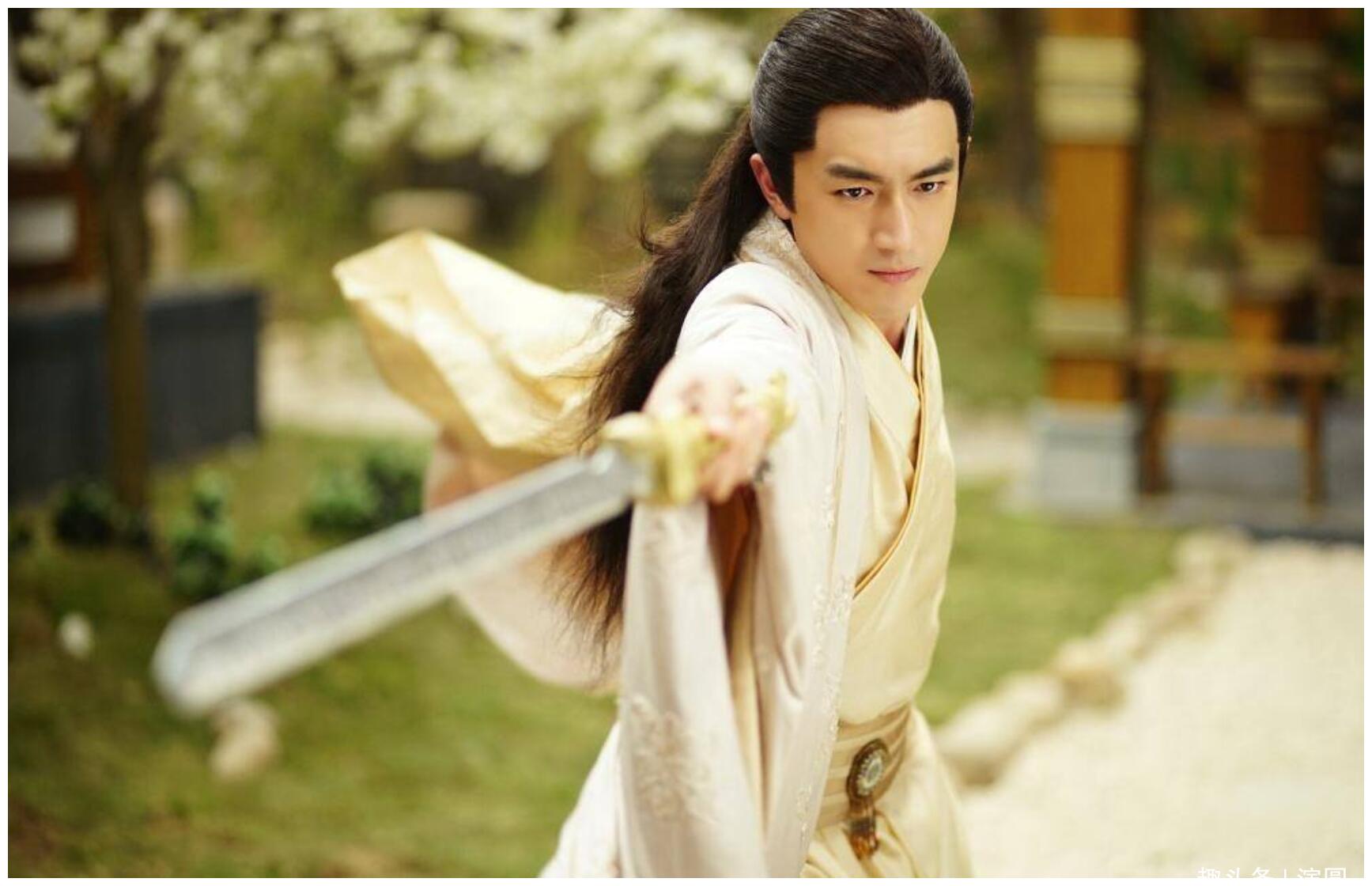 《楚乔传》演员近况不同,丽颖李沁片约不断,男二不火他却成顶流