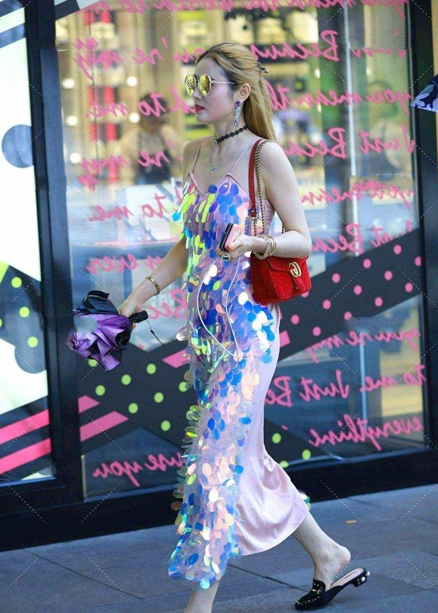 "酒杯身材"一定要选打底裤,修饰身型,显瘦好搭档!