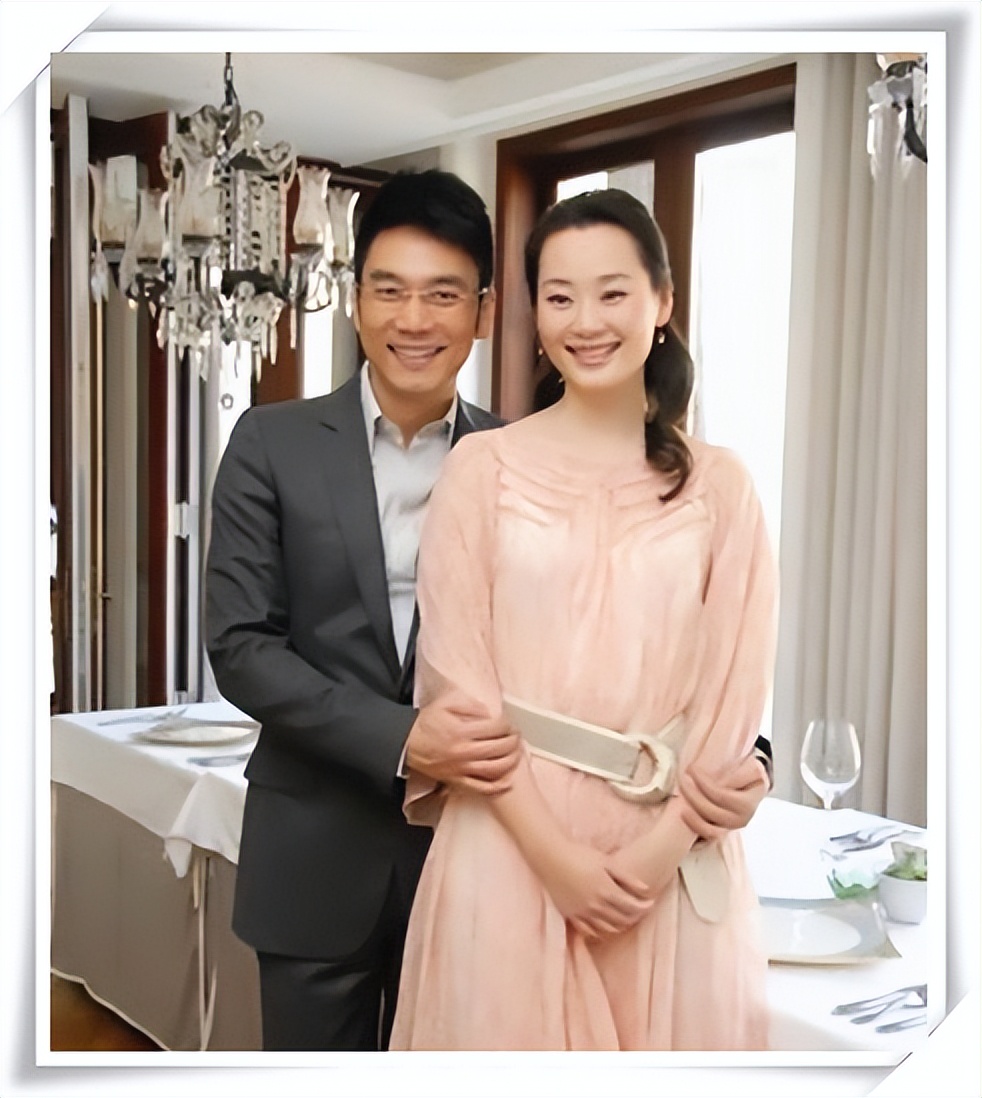 穿简约衬衫配礼貌,和妻子温馨如初|林依轮|西华|爱情鸟_新浪新闻