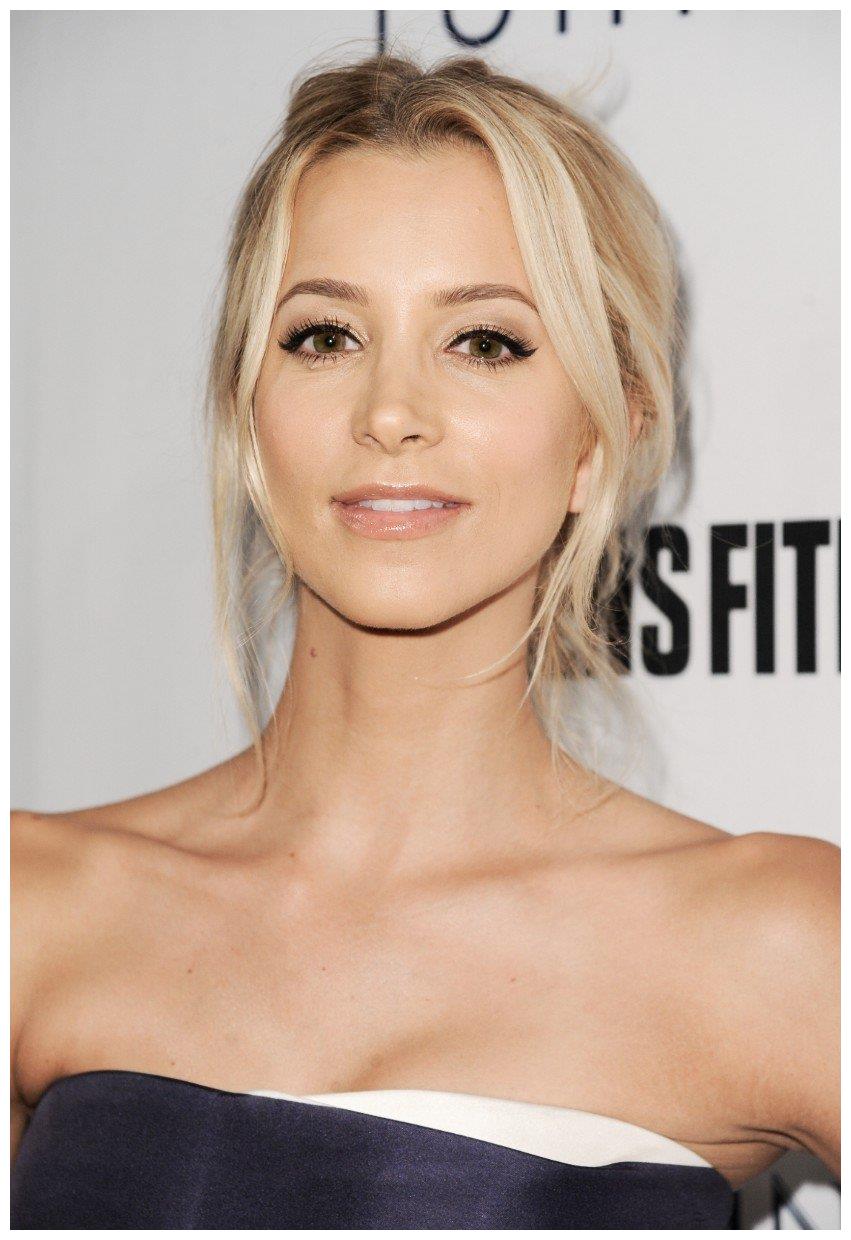 大卫-李前女友萨宾娜-加德克奇 天使般精致容貌完全不似80后