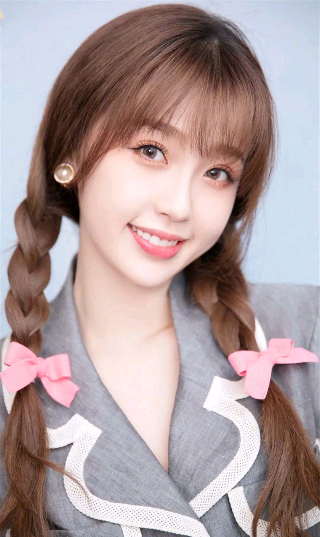 明星图集:甜美可爱的虞书欣