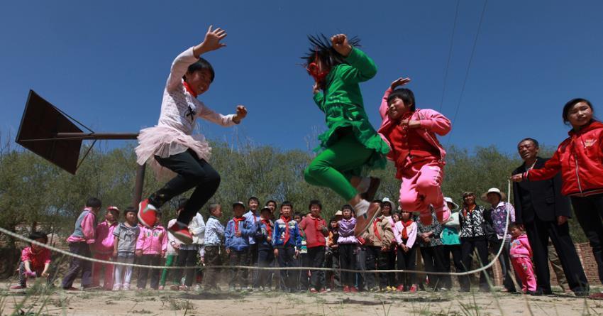 忍着,别哭,农村70后,80后,90后小时候上学的场景