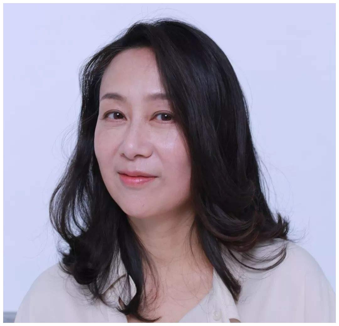 曾20岁获百花影后事业巅峰息影嫁世界冠军今57岁成妈妈专业户