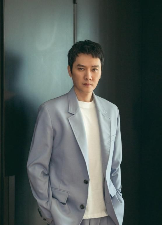 20年前的冯绍峰有多帅?侧颜照鼻子优越,赵丽颖眼光绝了