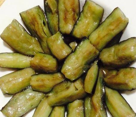 今天妈妈烧的茄子,味道跟饭店差不多,不油腻很入味一盘都吃光了休闲区蓝鸢梦想 - Www.slyday.coM 今天妈妈烧的茄子,味道跟饭店差不多,不油腻很入味一盘都吃光了休闲区蓝鸢梦想 - Www.slyday.coM