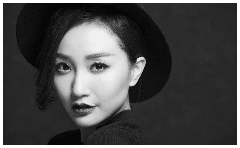 老师等人主演的《正阳门下小女人》,在这部电视剧中有很多出色的演员