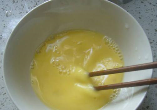 亮晶晶的什么(亮晶晶的什么填空)