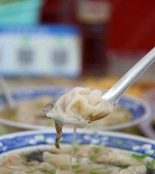 青岛夜市必点美食，鲜香满口，老人孩子都吃光