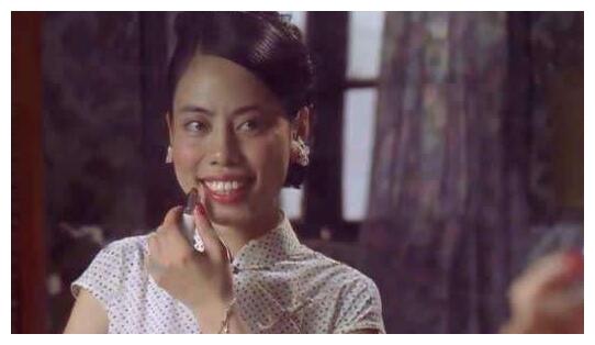 同样是龅牙龅牙珍征服观众邱淑芬征服娱乐圈她征服一个时代