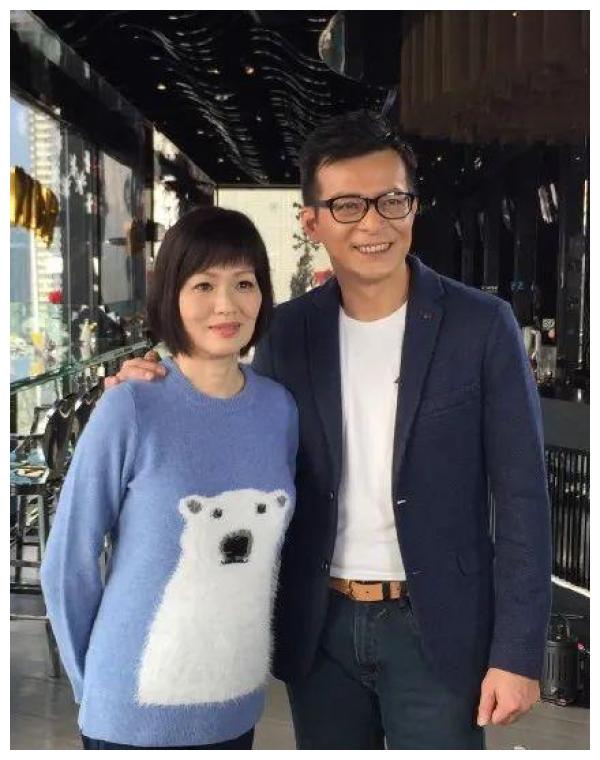 梁洁华去世丈夫黄日华曾拒出轨!昔日靓丽旧照珍贵曝光