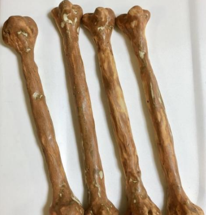 给造出来了,有位网友为吃烤肉,特意买了骨头棒,关键是这一根骨头棒