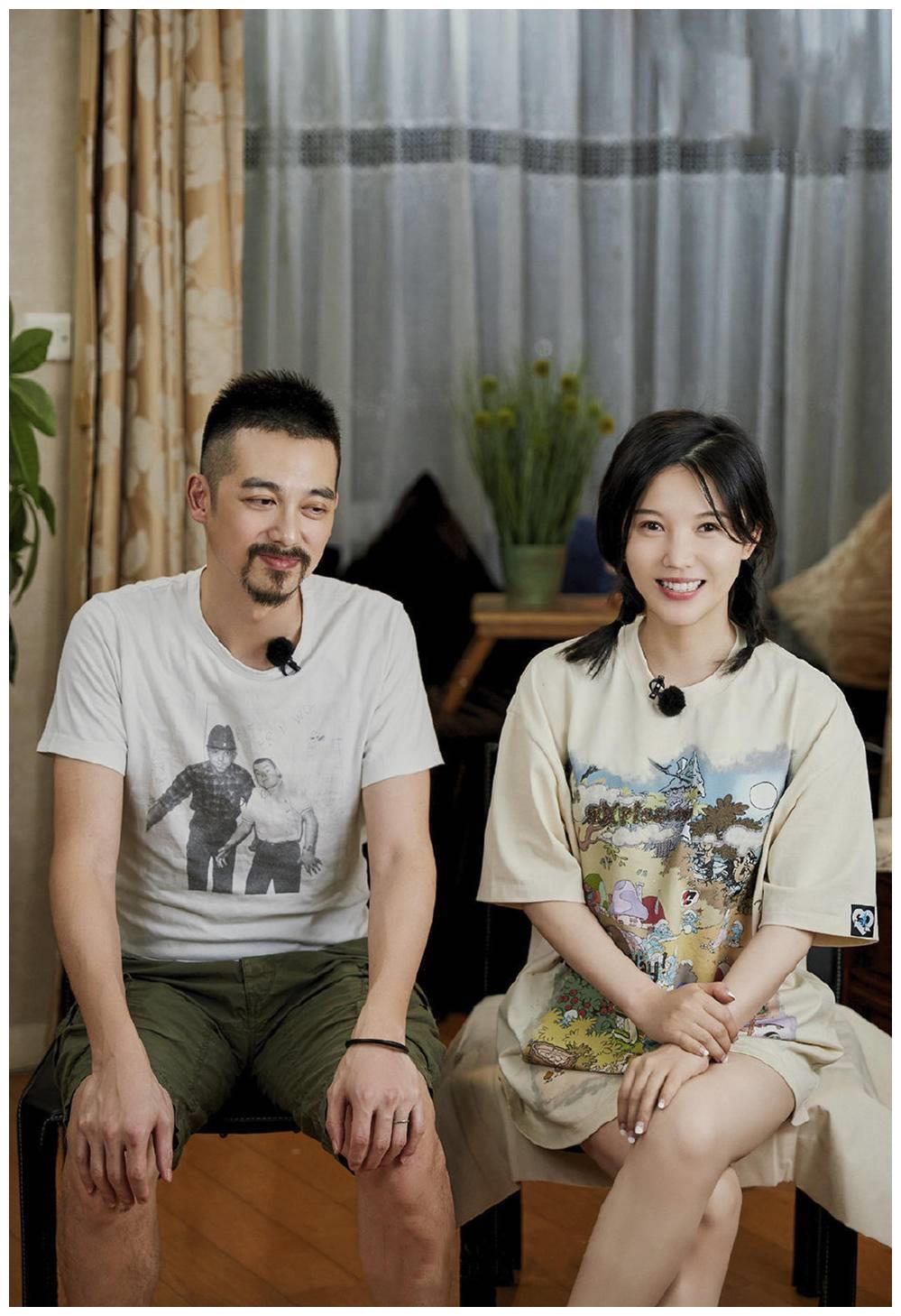 杨子姗嫁大5岁老公被宠成公主,今穿t恤工装裤,配脏辫酷帅甜美