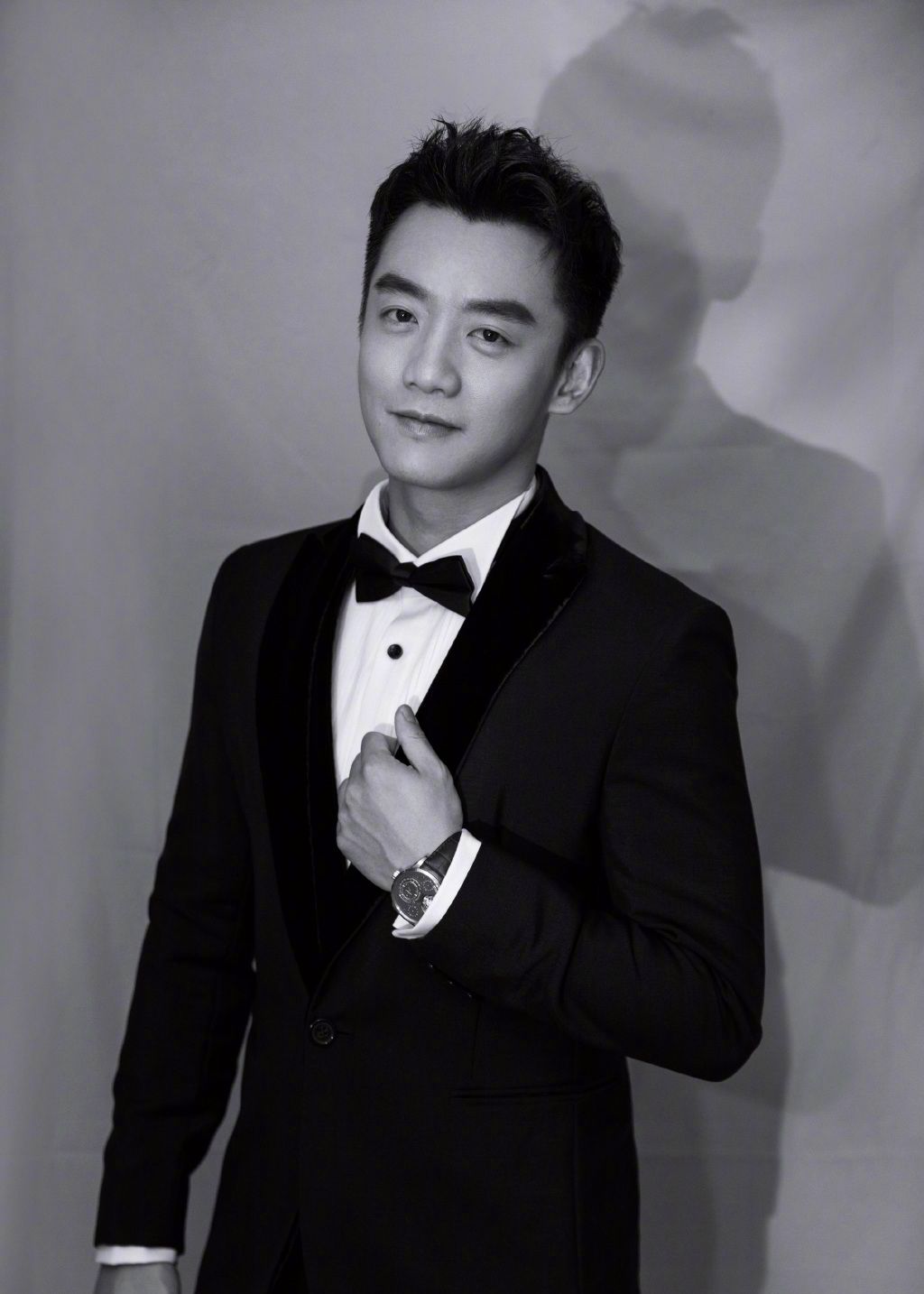 郑恺凭借阳光帅气的形象和超强的运动细胞,获有"小猎豹"的美称