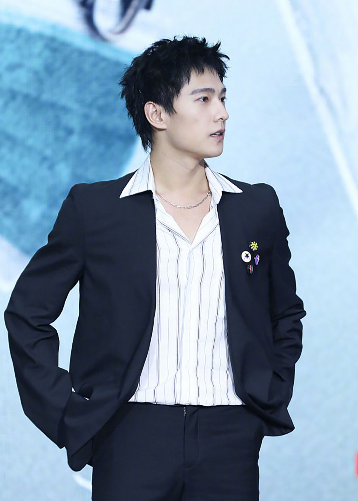 明星杨洋东方卫视夏季赏新大会风尚现场,清新帅气_高清图集_新浪网