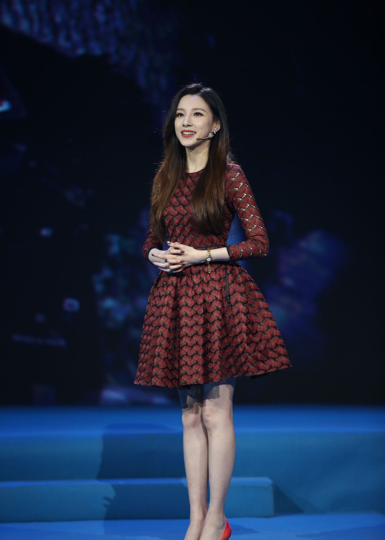 马凡舒主持佳片有约美腿在线白嫩加分