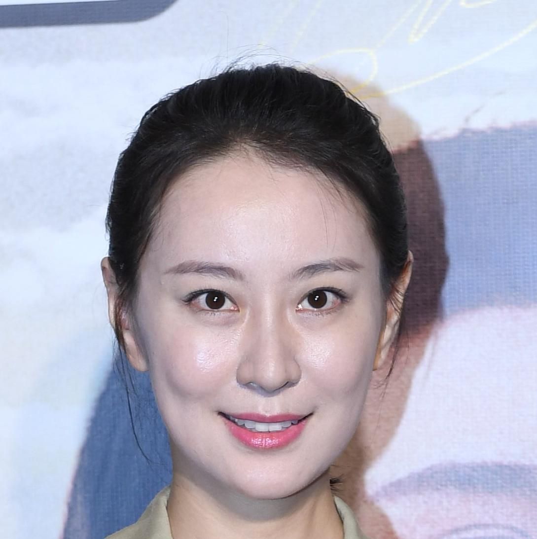 《伪装者》没被带火的王乐君,精致的五官,却膝盖有些瑕疵