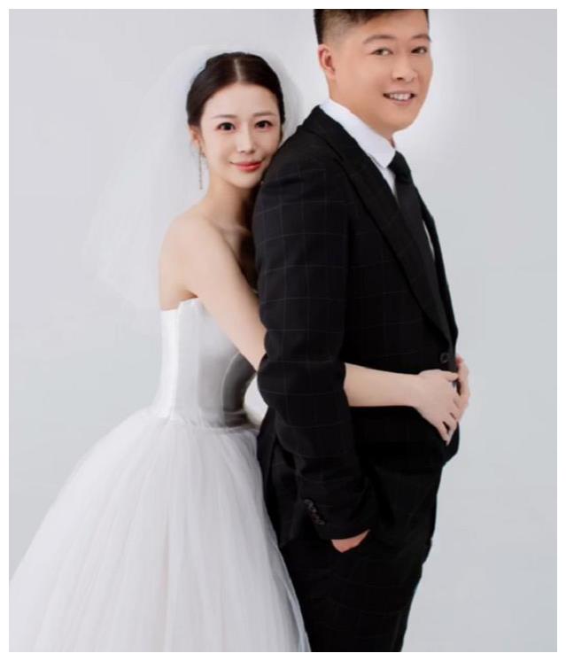 9月24日,谢永强本人在网上发布了前往新娘家接亲的