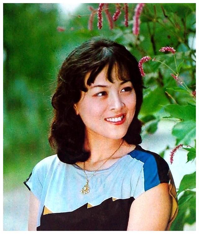 80年代女星陈肖依神女峰的迷雾首次触影第一任丈夫是卢君