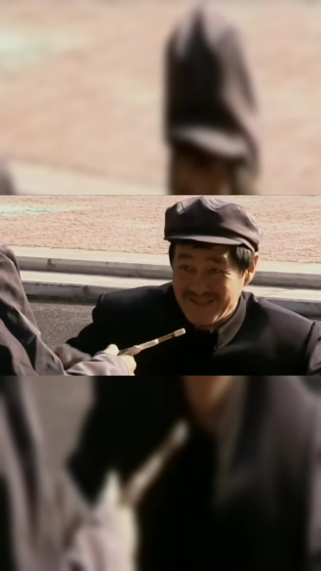 大爷拉二胡卖艺,马大帅嫌他手艺太差,亲自上阵瞬间赚大了