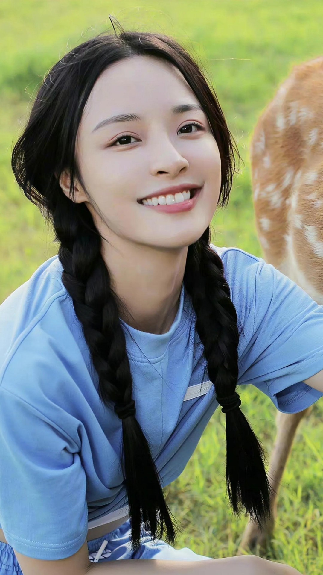 李莎旻子时尚写真美图欣赏