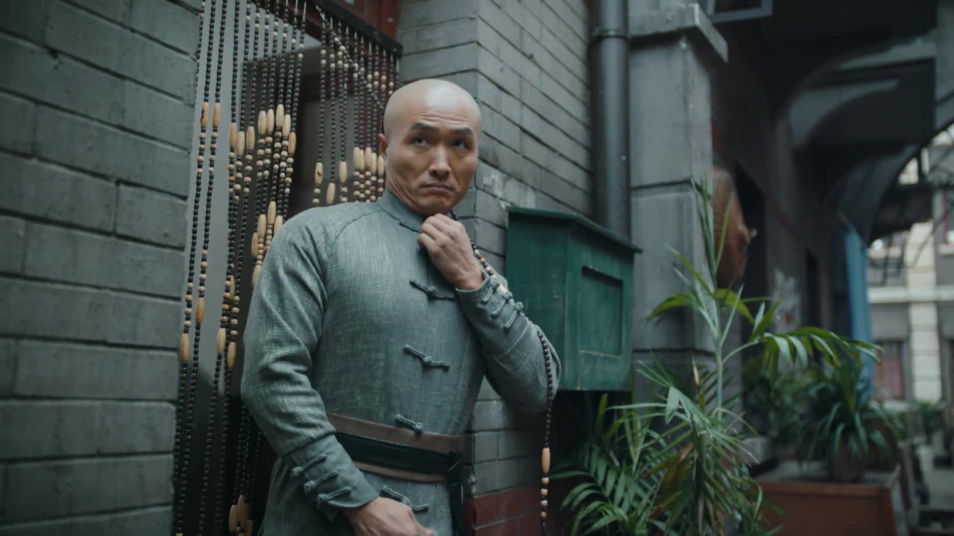 《大侠霍元甲》陈真跟踪保护何玛丽 看见了鬼鬼祟祟的刘振声