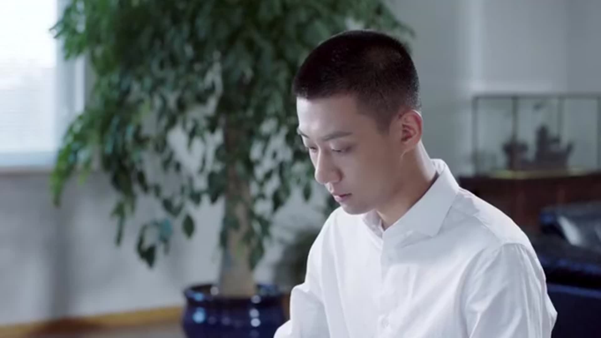 飞鸟集武越真不错他也只是个新人就得到了戴总的信任