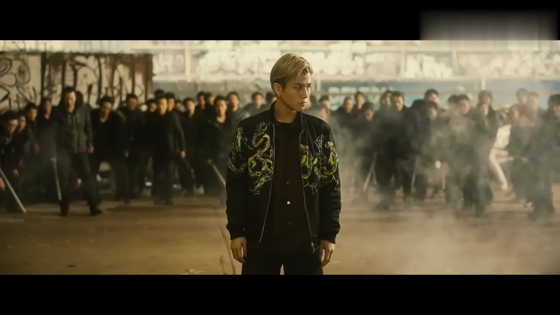 热血街区:不愧是眼镜蛇,一人孤闯敌营,只为给rocky撑腰!