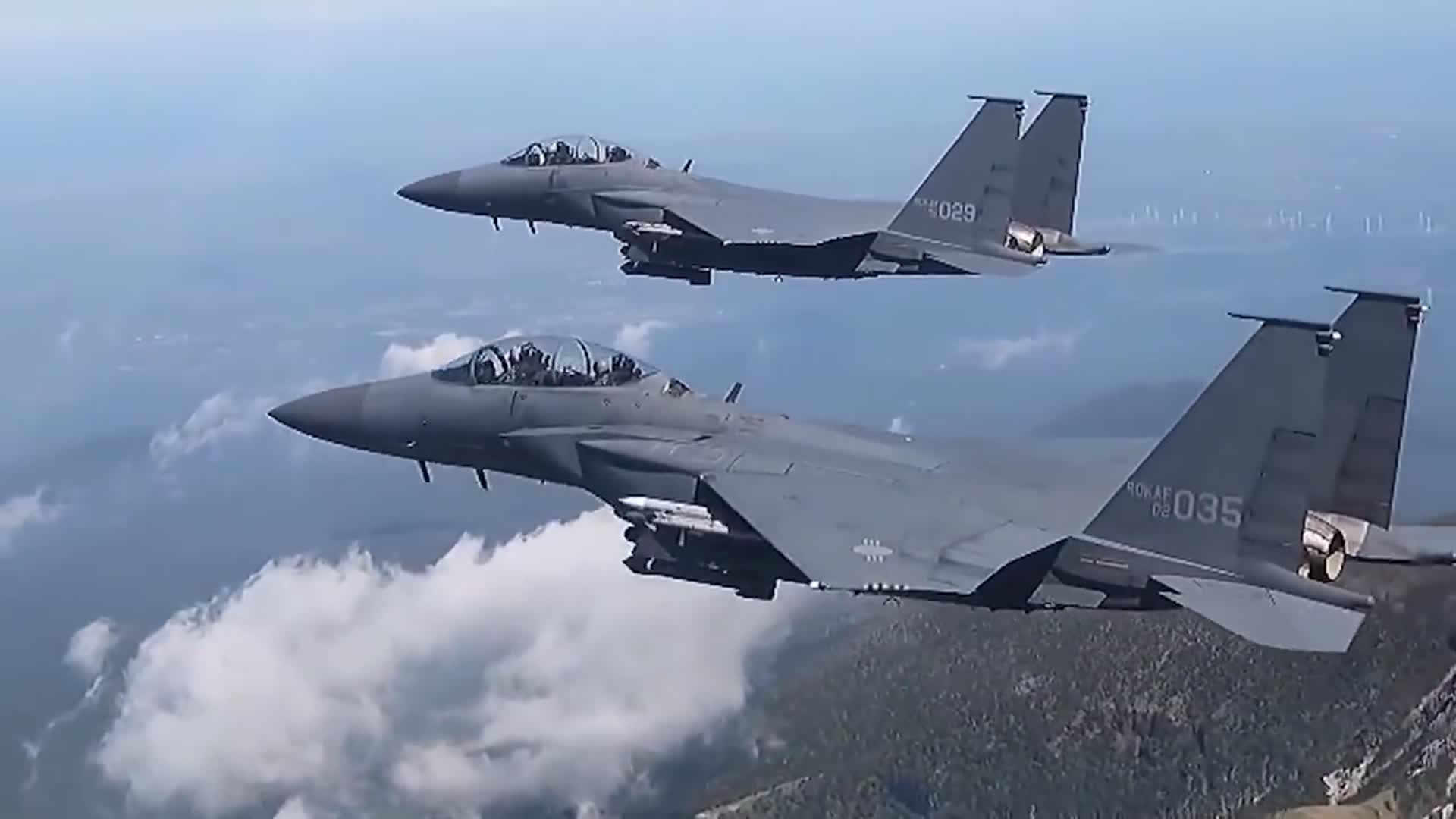 两位史诗级名机苏27和f15