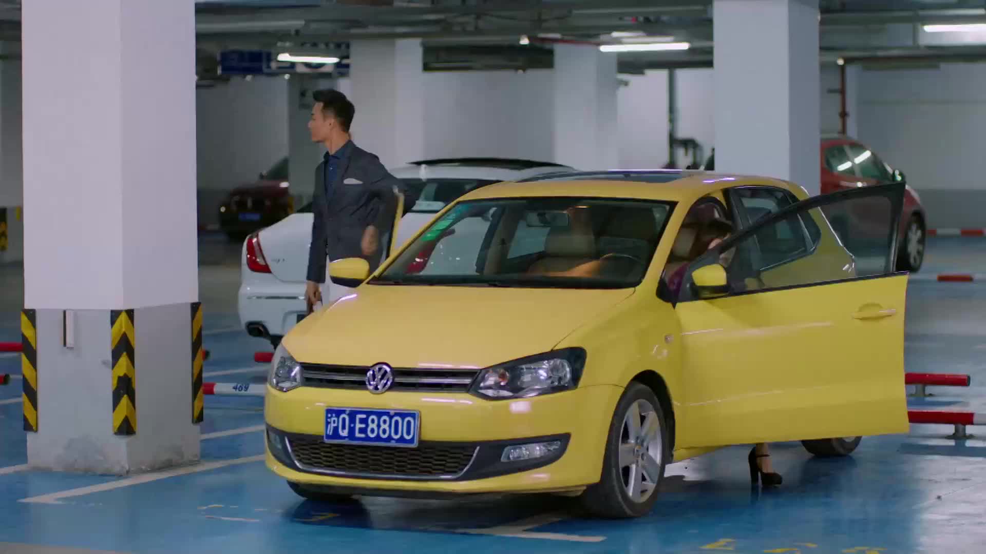 欢乐颂曲筱绡真是混世魔王打个牌都能跟赵医生吵架真是服了