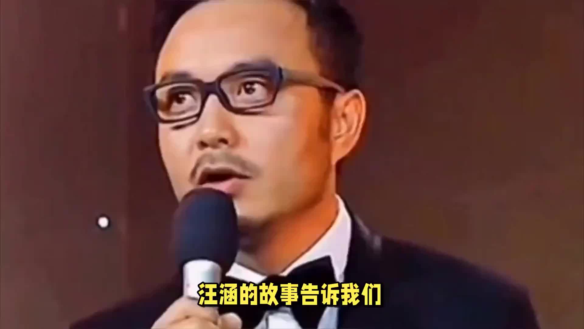 扬眉吐气！大衣哥儿媳购物时挺孕肚遭拒，小伟被认后反遭围观