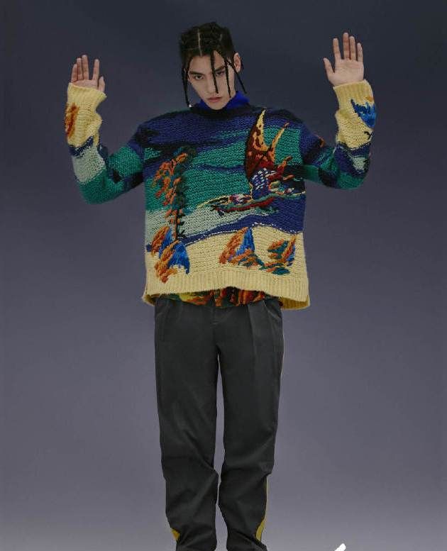 王子异印花夹克外套搭修身裤,酷帅脏辫彰显独特个性,街头风十足