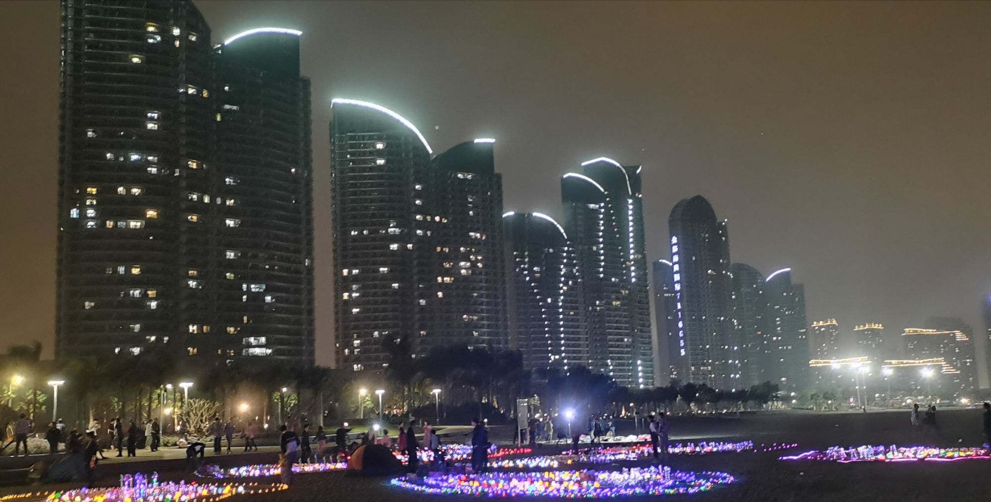 彩虹沙滩堪比马尔代夫,介意白天去游玩,夜晚会让你失望_高清图集_新浪