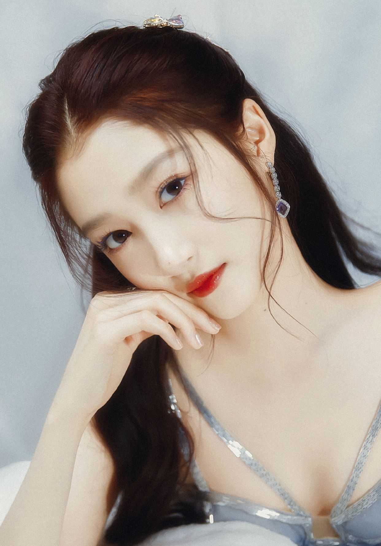 人气小花旦关晓彤写真合集:清新靓丽,甜美迷人!