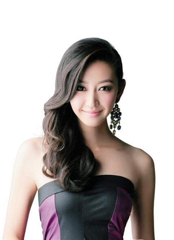 唐一菲一家走机场凌潇肃百元服装好朴素儿子是个听话的美男子