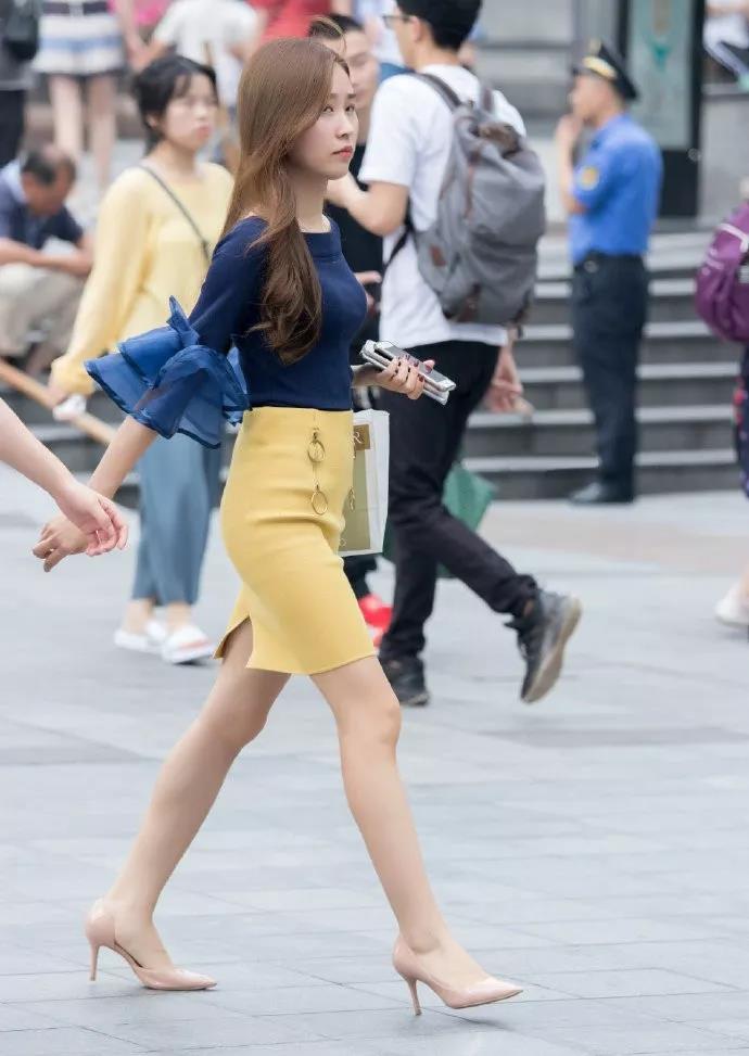 时尚街拍高跟鞋时尚浪漫塑造女性曼妙的好身材