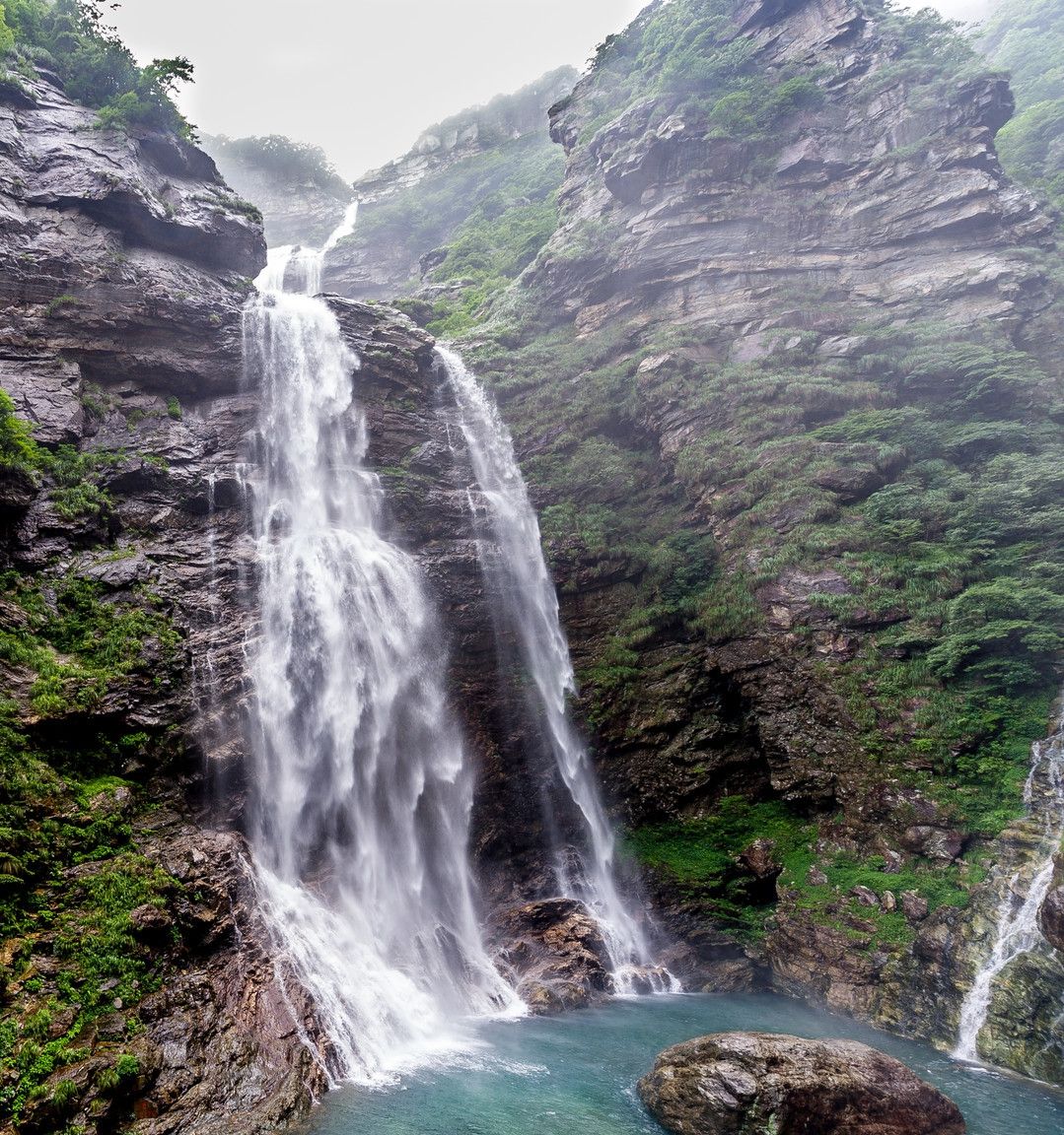 国内十大最美的瀑布排行榜(中国最著名的十大瀑布排行)-发迹号