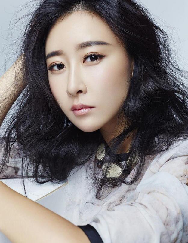 女神毛俊杰第7074期气质潮流美图欣赏