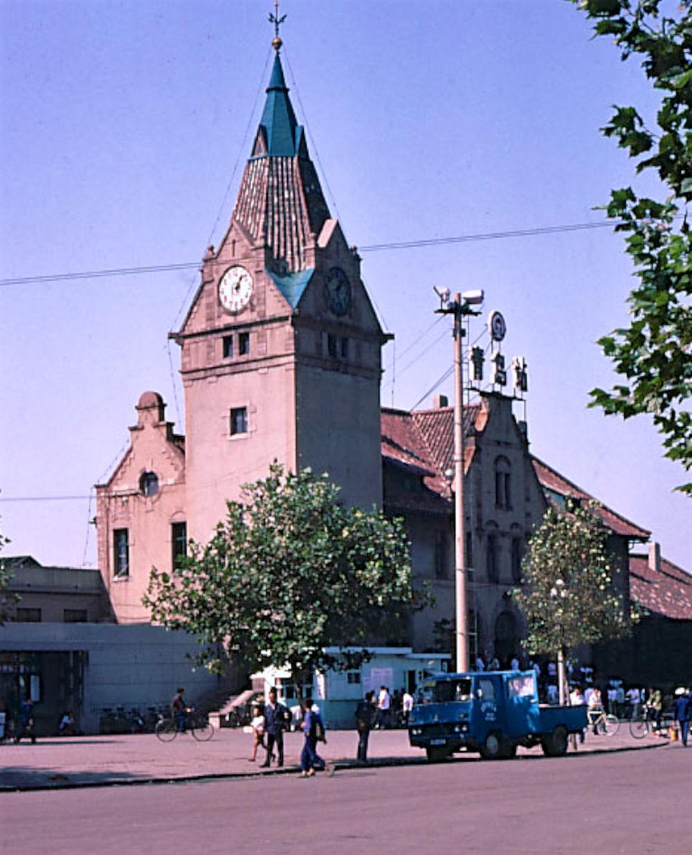 老照片:1983年的山东青岛,重温记忆深处的岛城生活