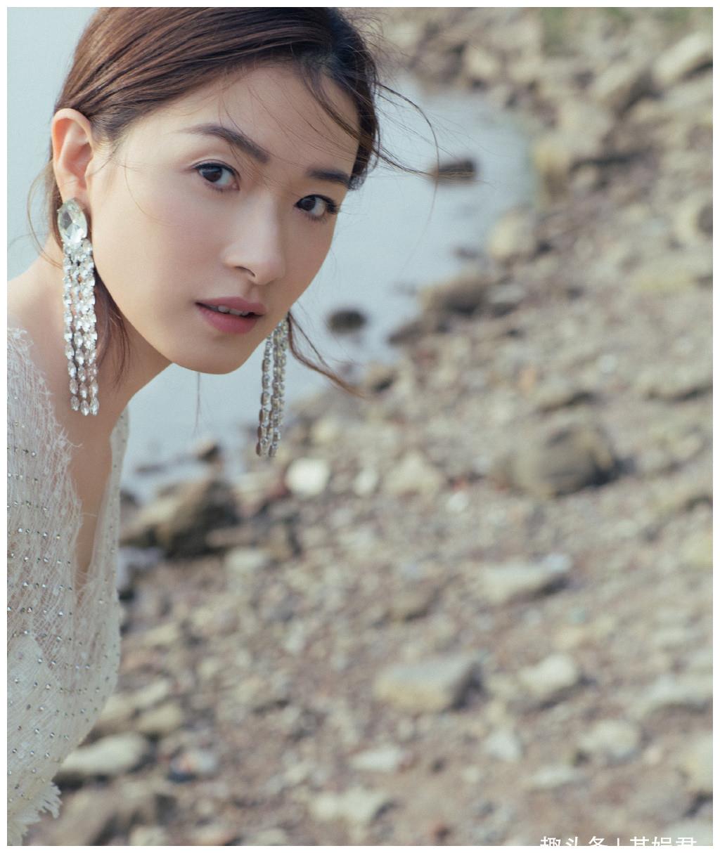 真实的万茜:她那条穿了13年的裤子"退休"了