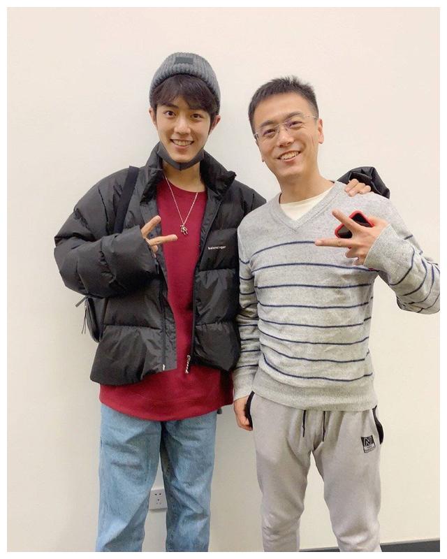 周雨彤18年微博和肖战合照原来明星之间也是互相认识的