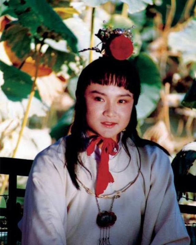 红楼梦神瑛侍者身份之谜贾宝玉鸠占鹊巢薛宝钗才是真身