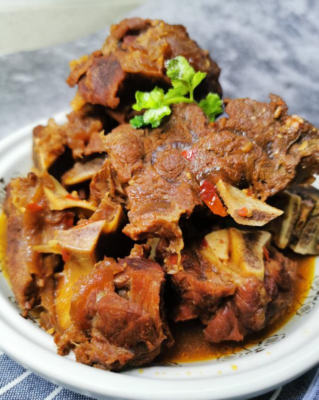 软烂适口,注意这几点,在家做的比饭店还香|牛肉|牛骨头|番茄_新浪新闻