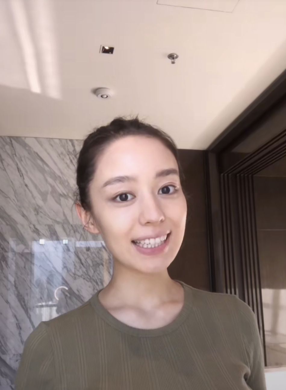 郎朗妻子吉娜大胆晒素颜,怀孕也难掩清纯少女气息_高清图集_新浪网