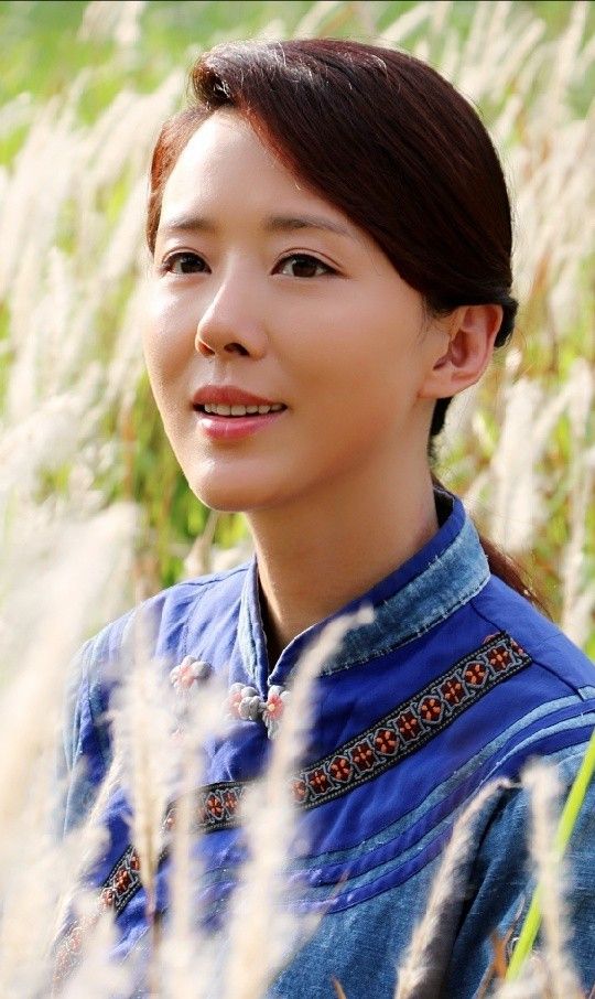 女神颜丹晨,绝美容颜长发飘飘,是一位天然能扛岁月的美人!